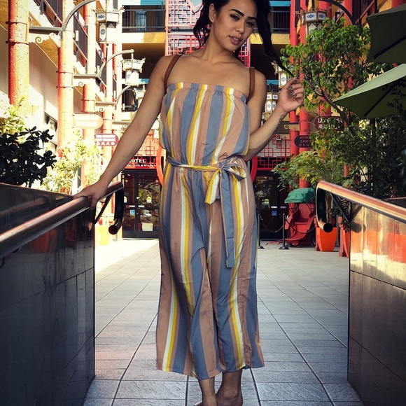 sleeveless romper - Picture 3 of 3